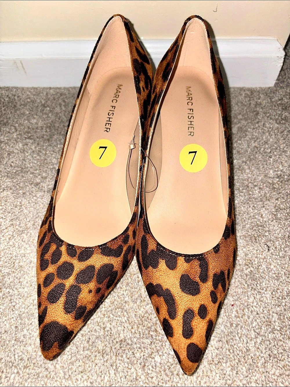 Marc Fisher Pointed-Toe kitten Heels US size 7